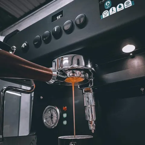 Vì sao cà phê Robusta giúp tạo lớp crema tốt hơn Arabica?